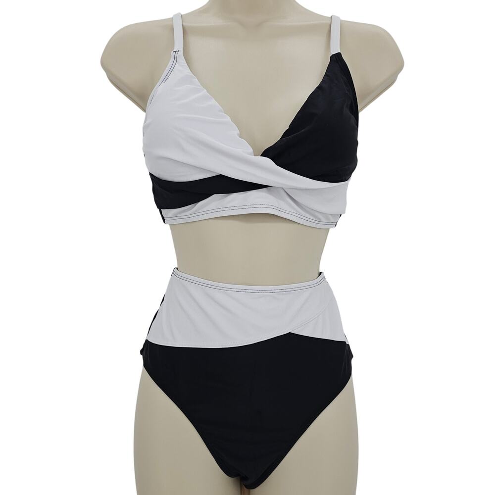 Cupshe Womans size S Colorblock V-Neck Twist Front Bikini Black/White NEW